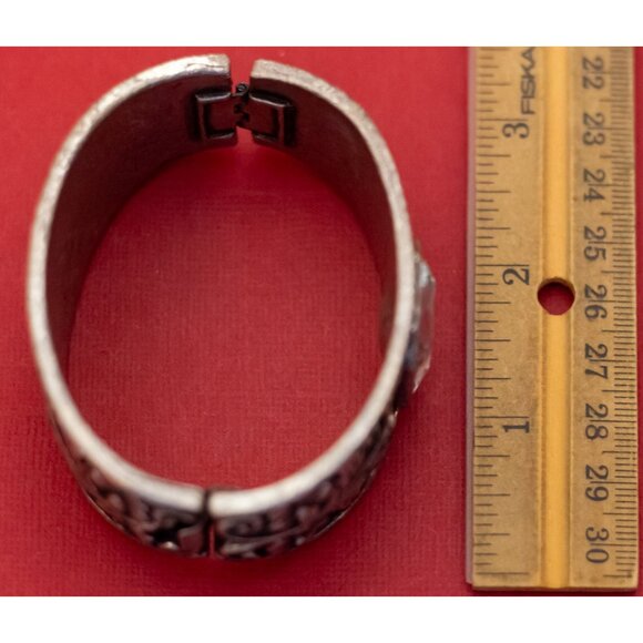 7 inch, Vintage Art Deco Clear Gem Silver Tone Floral Motif Hinge Bangle - FX9 - Picture 3 of 4